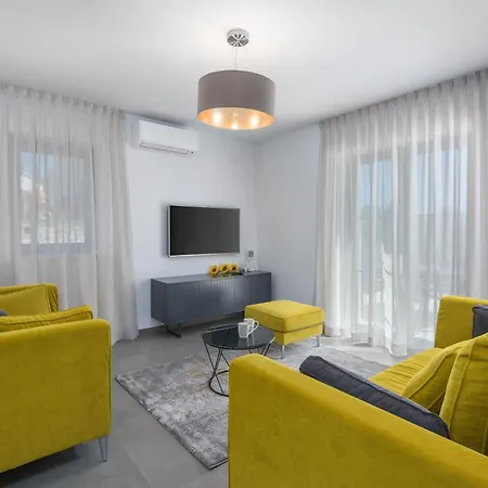Daniela Fuer 6 Personen Mit Salzwasserpool Holiday home