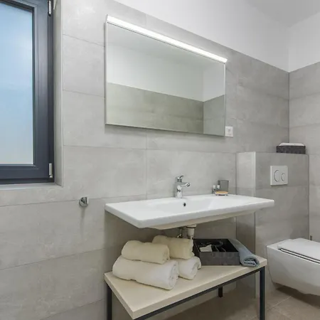 Daniela Fuer 6 Personen Mit Salzwasserpool Holiday home *