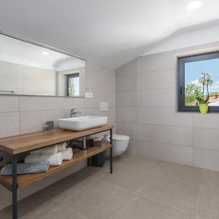 Daniela Fuer 6 Personen Mit Salzwasserpool Holiday home *